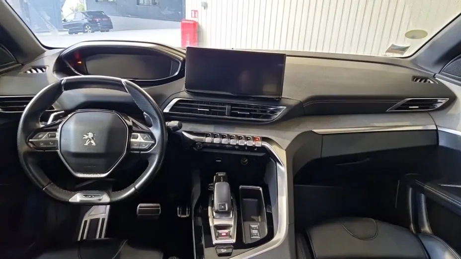 PEUGEOT 3008 -