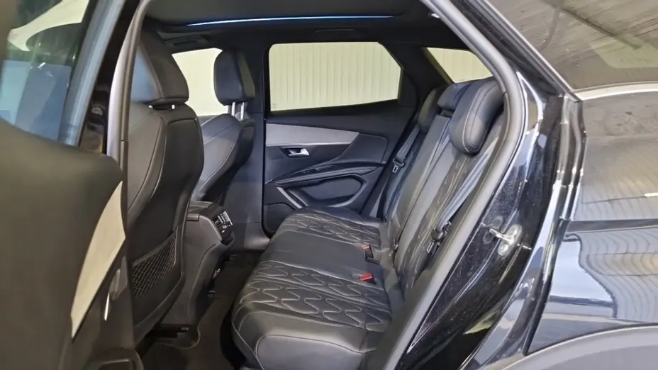 PEUGEOT 3008 -