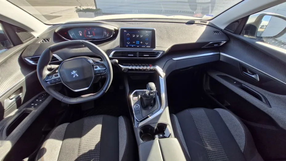 PEUGEOT 3008 -