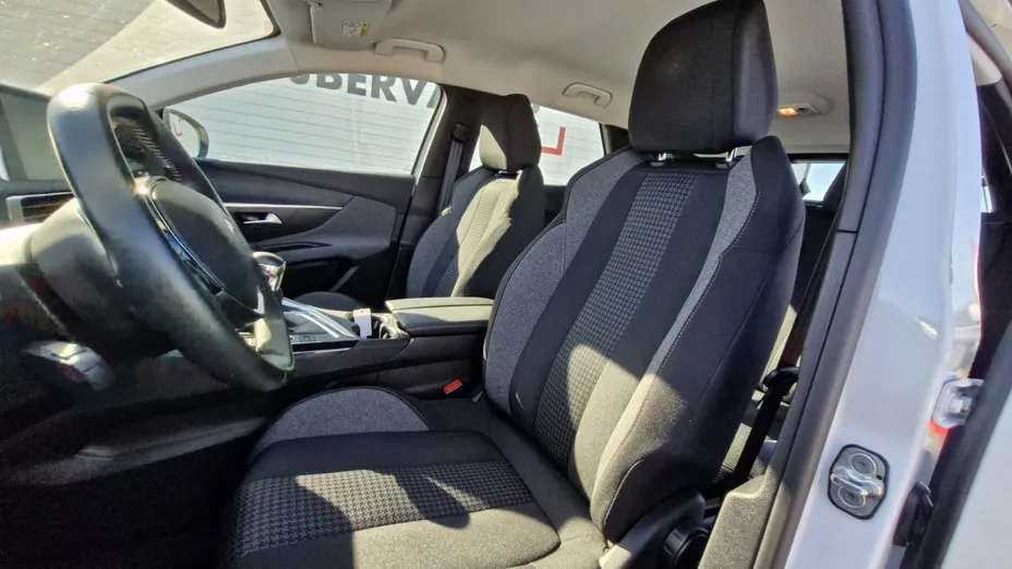 PEUGEOT 3008 -