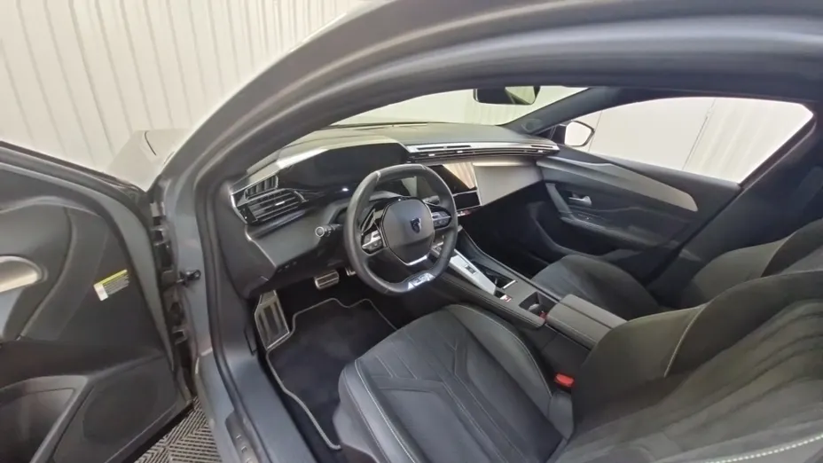 PEUGEOT 408 -