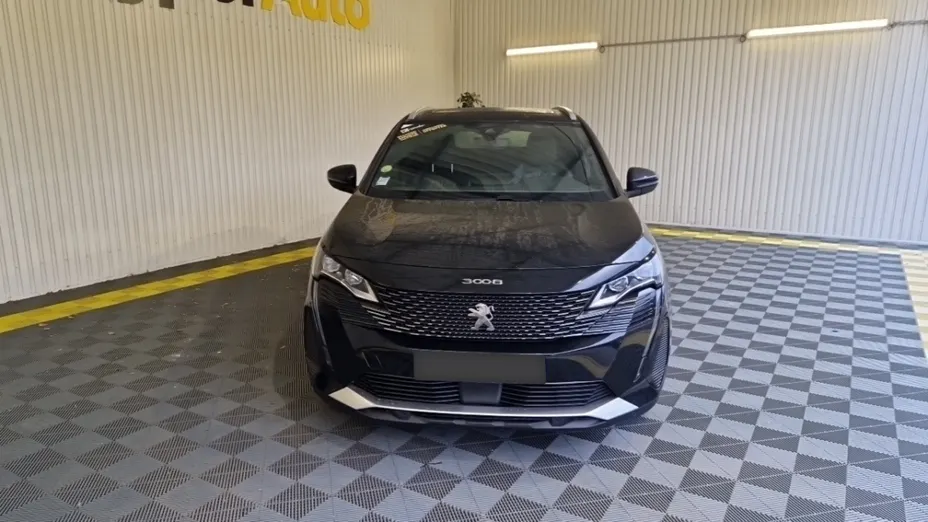 PEUGEOT 3008 -