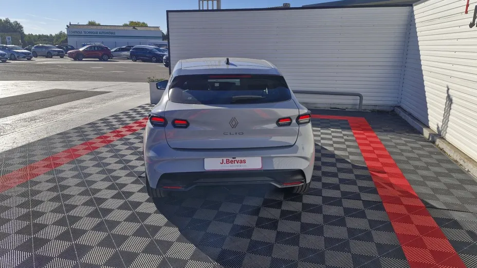 RENAULT Clio -