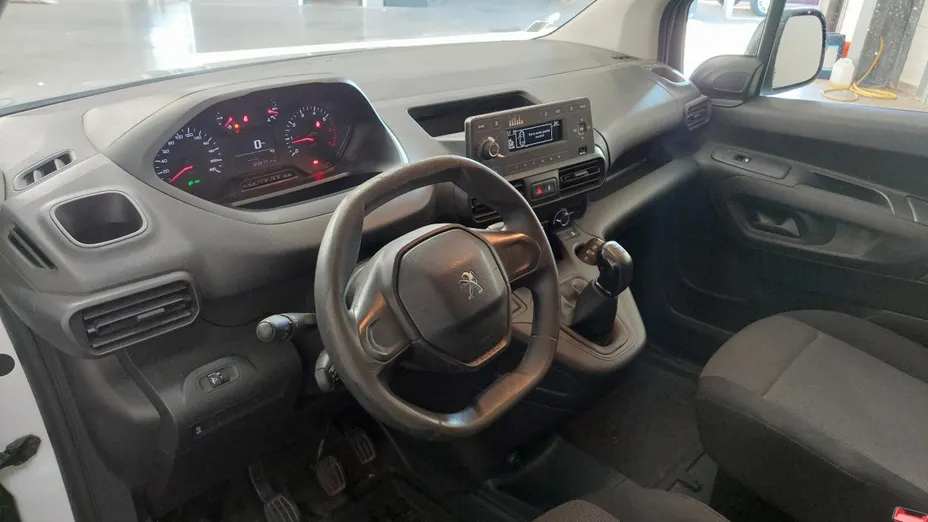 PEUGEOT Partner -