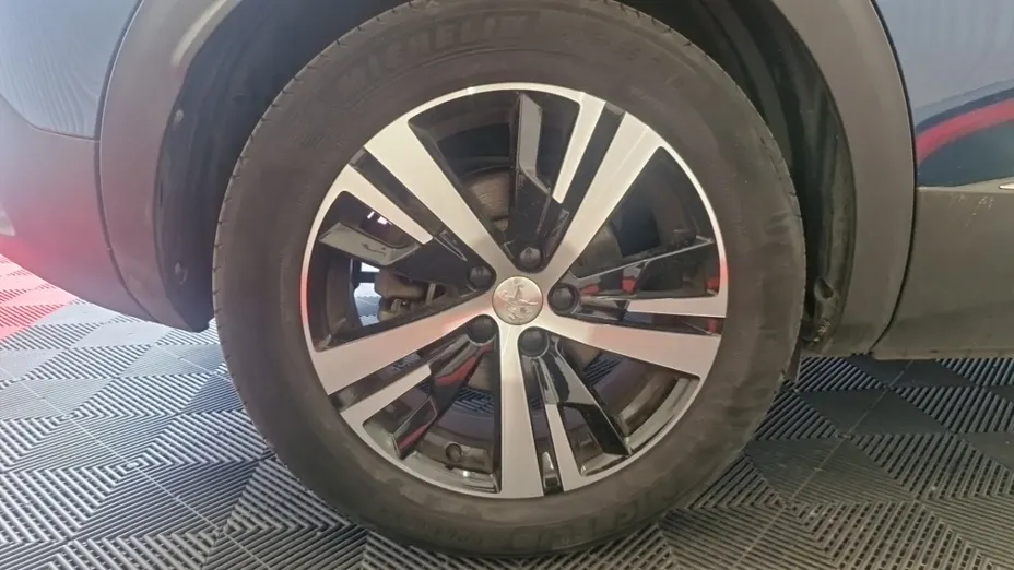 PEUGEOT 3008 -