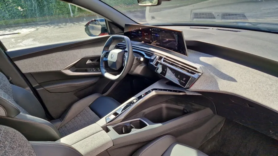 PEUGEOT 3008 -