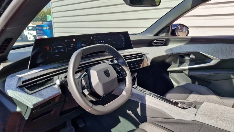 PEUGEOT 3008 -