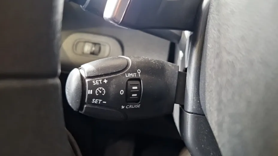 PEUGEOT Partner -