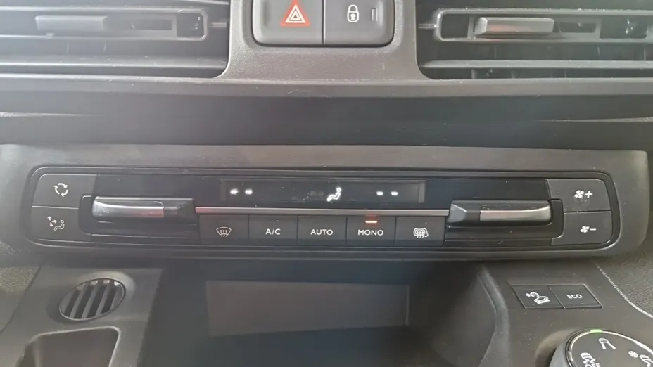 PEUGEOT Partner -