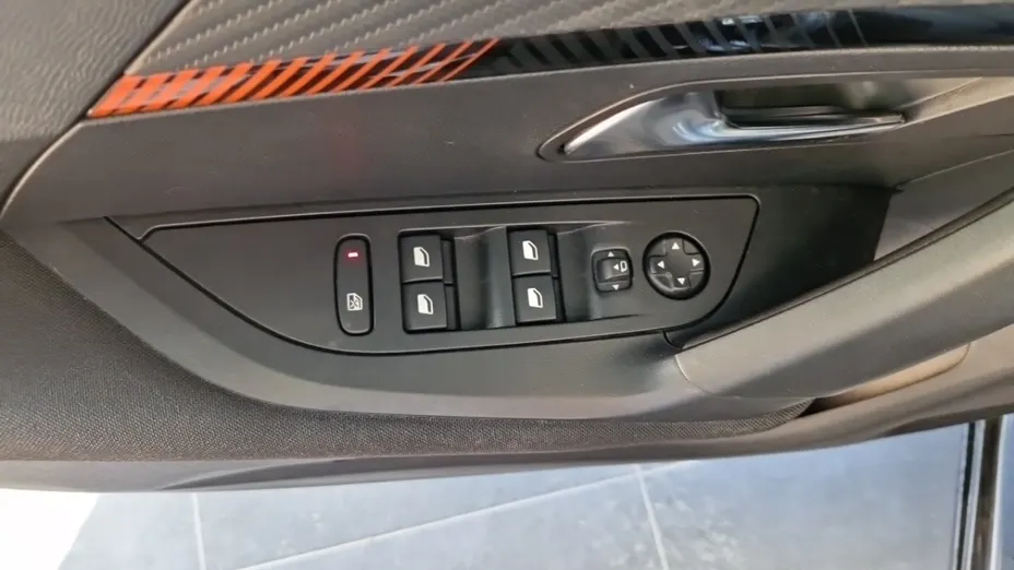 PEUGEOT 2008 -