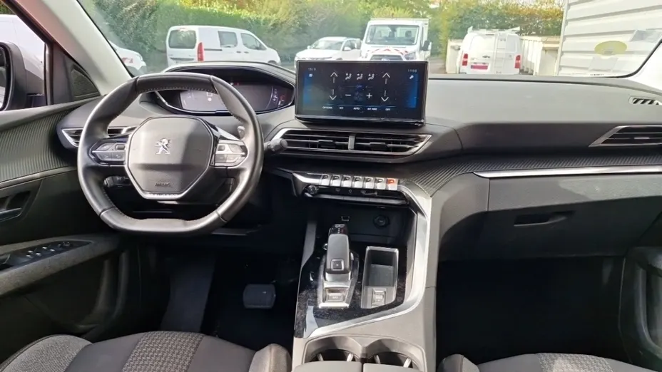 PEUGEOT 5008 -