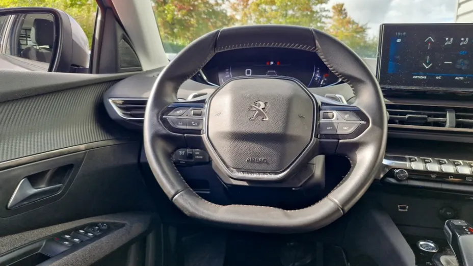 PEUGEOT 5008 -