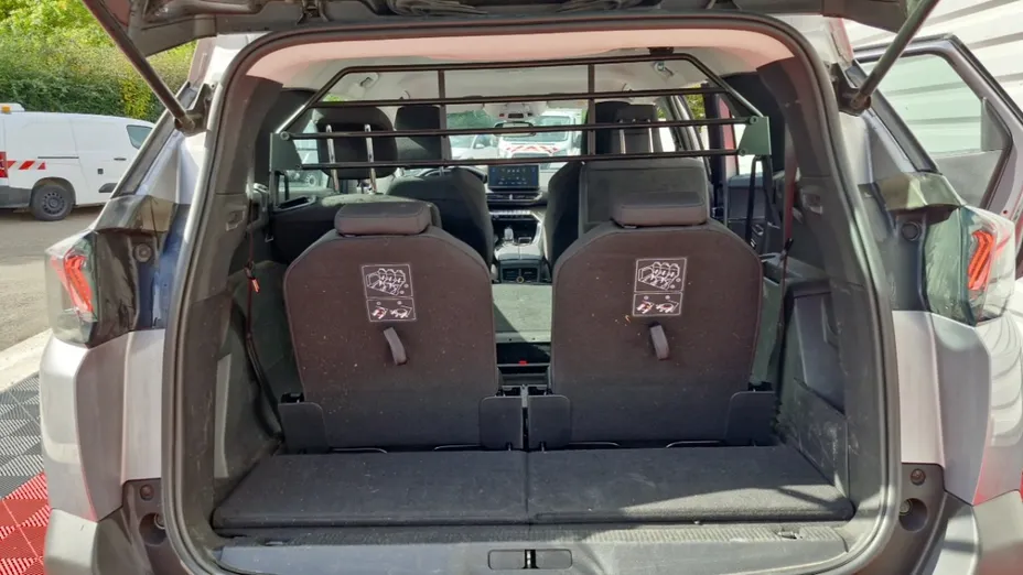 PEUGEOT 5008 -
