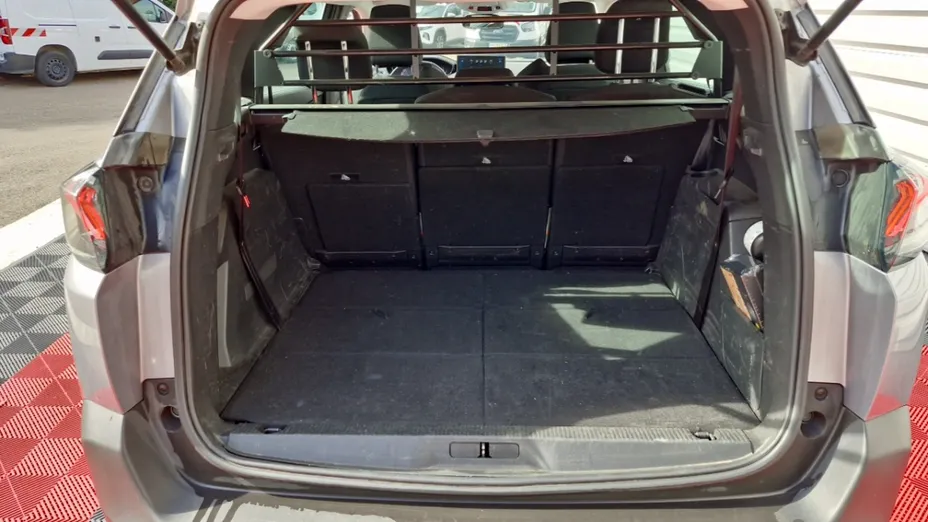 PEUGEOT 5008 -