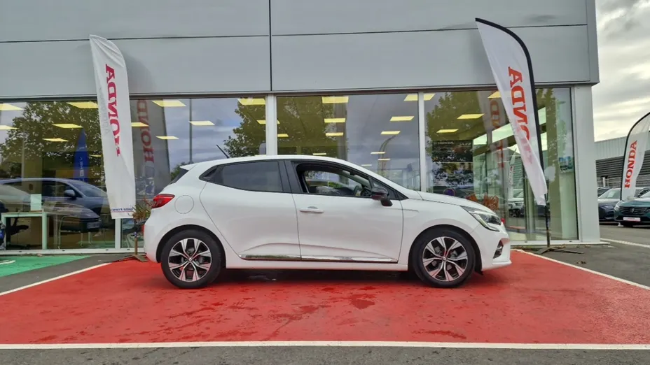 RENAULT Clio -