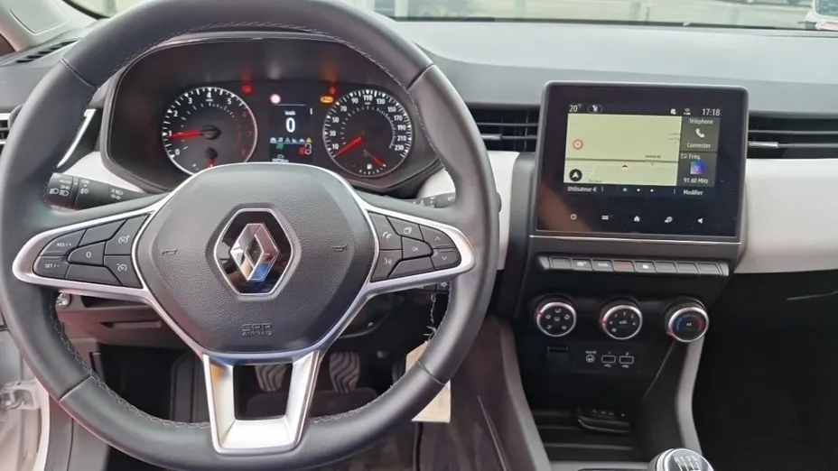 RENAULT Clio -