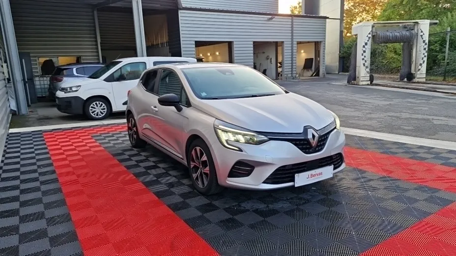 RENAULT Clio -