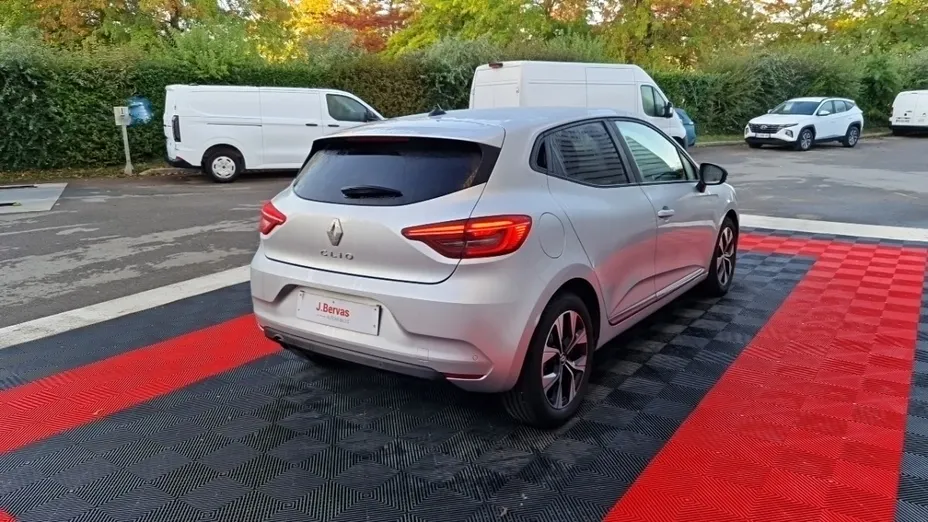 RENAULT Clio -