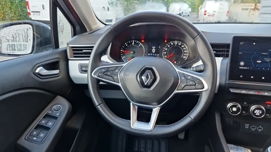 RENAULT Clio -