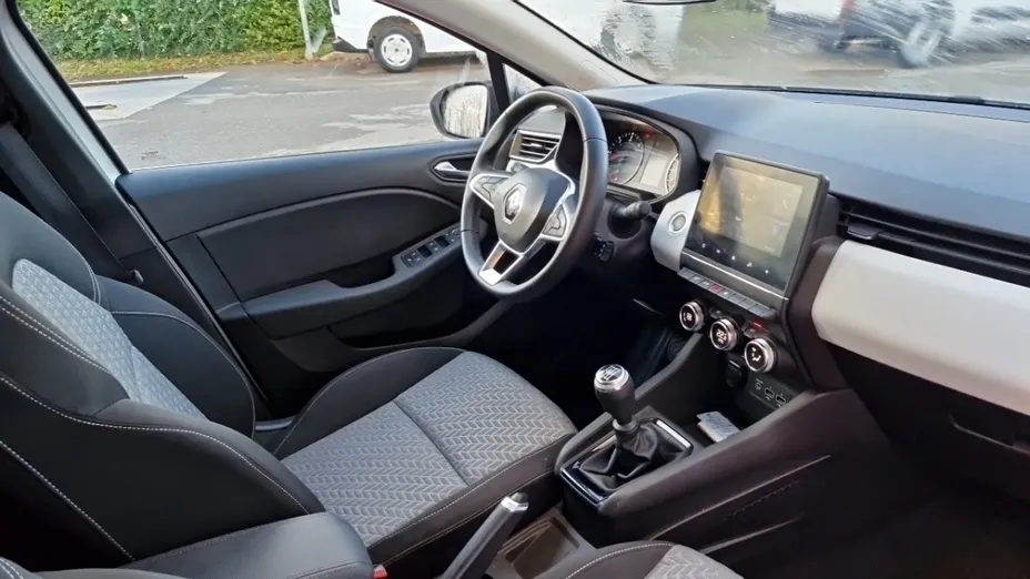 RENAULT Clio -
