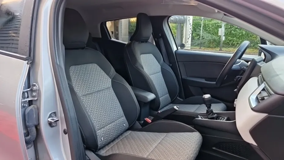 RENAULT Clio -