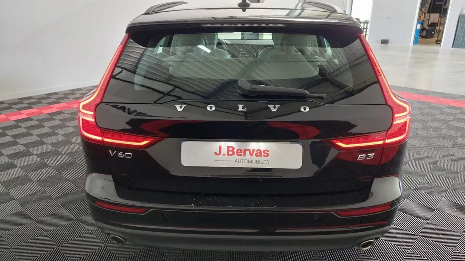 VOLVO V60 -