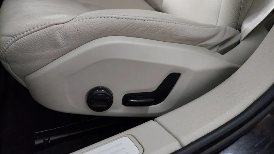 VOLVO V60 -