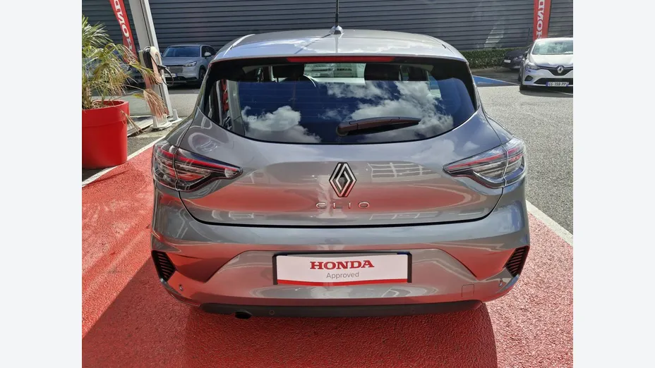 RENAULT Clio -
