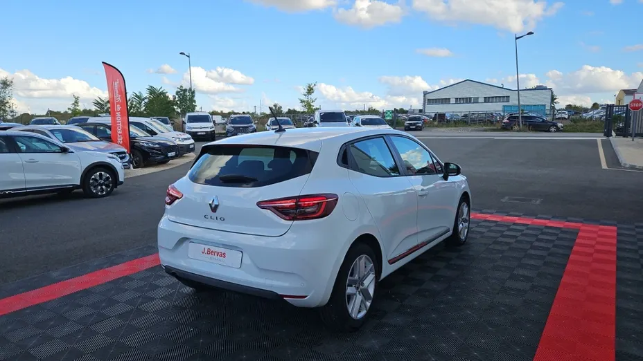 RENAULT Clio -