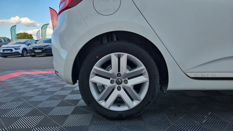 RENAULT Clio -