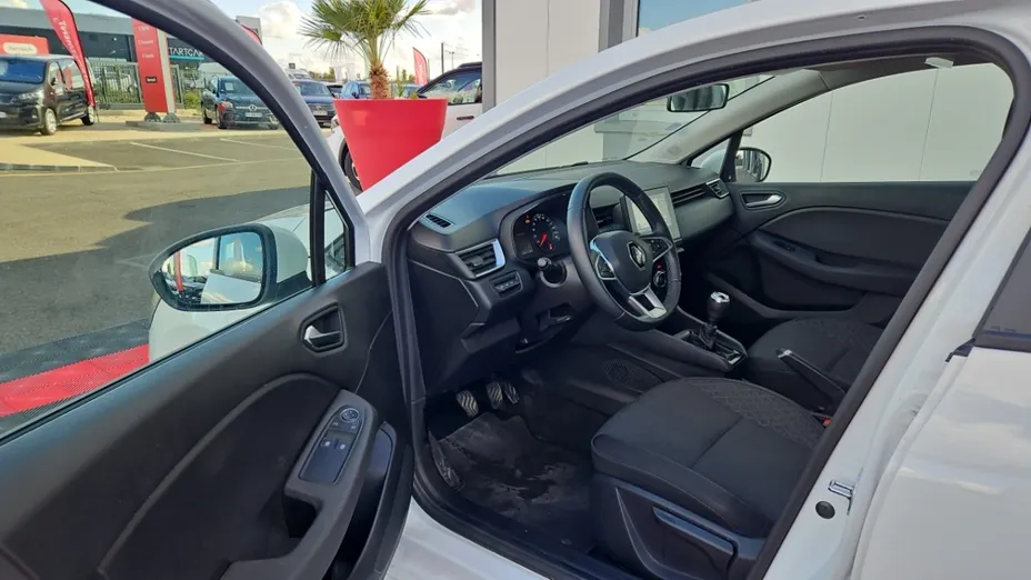 RENAULT Clio -