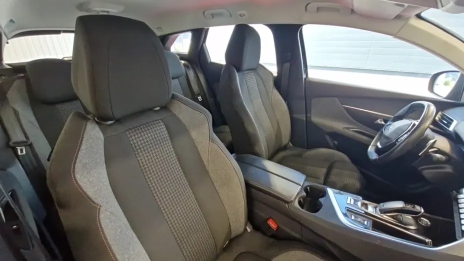 PEUGEOT 3008 -