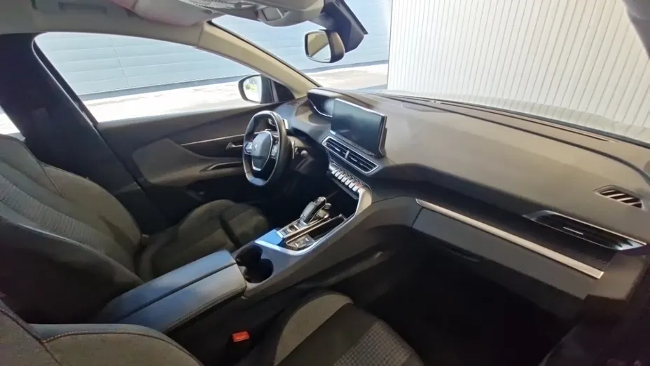 PEUGEOT 3008 -