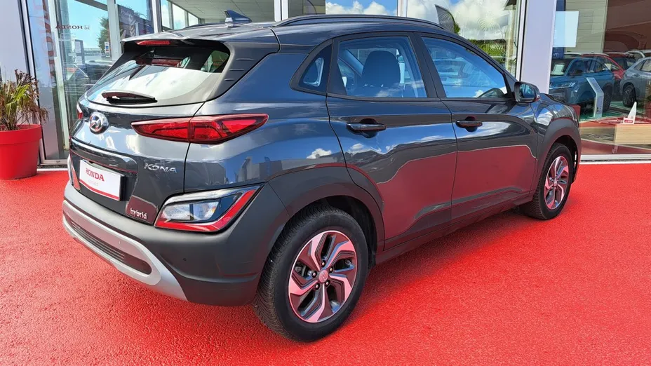 HYUNDAI Kona -