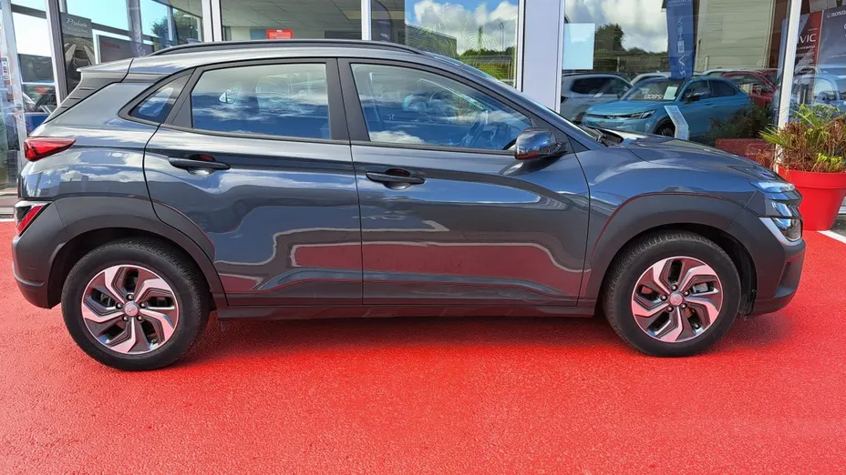 HYUNDAI Kona -