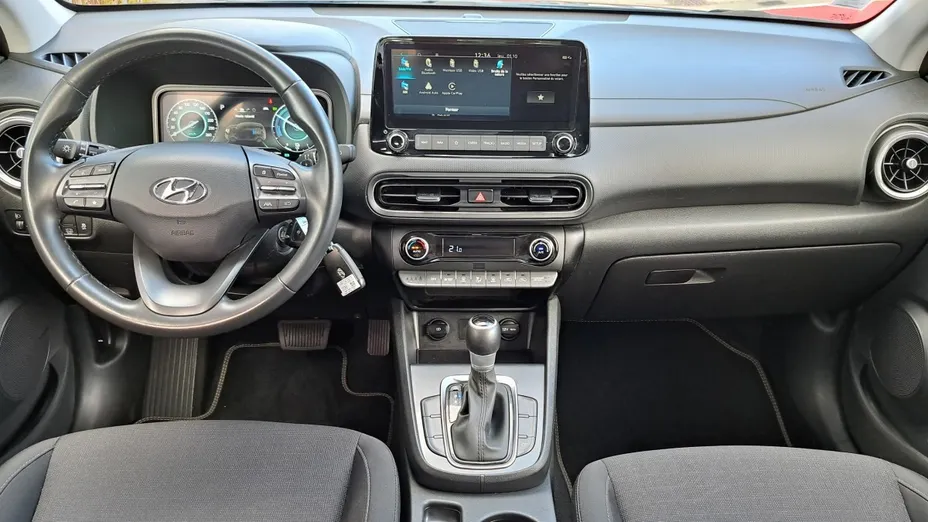 HYUNDAI Kona -