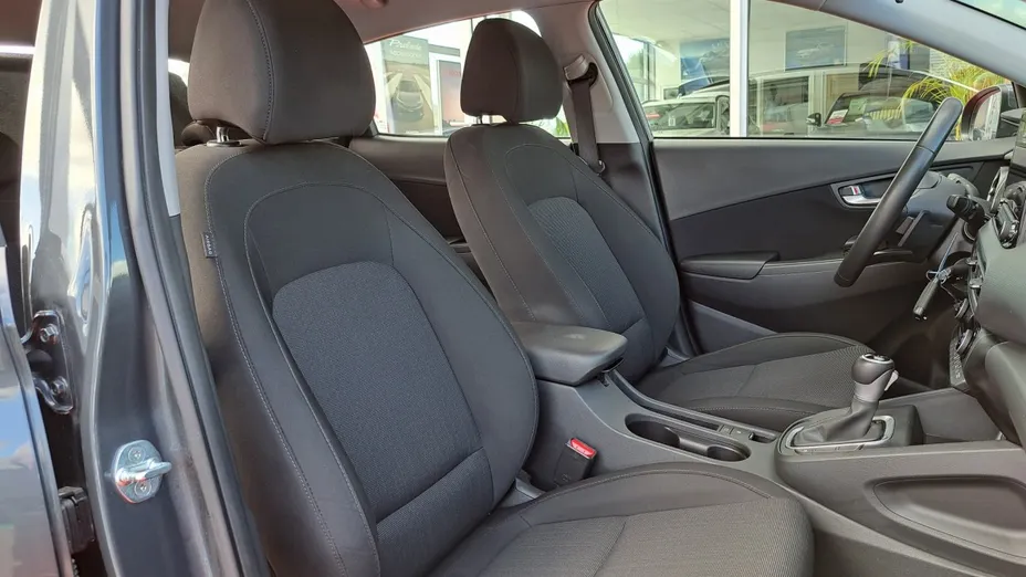 HYUNDAI Kona -