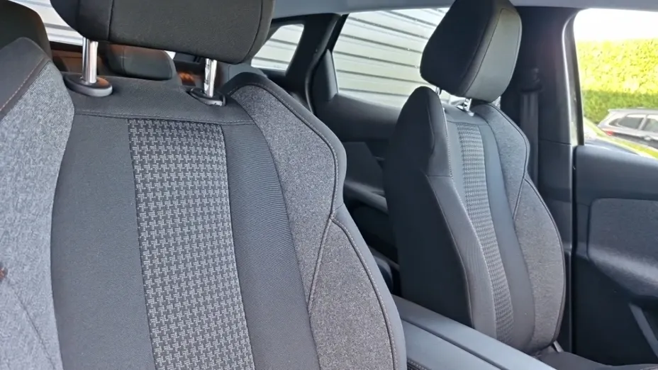 PEUGEOT 3008 -