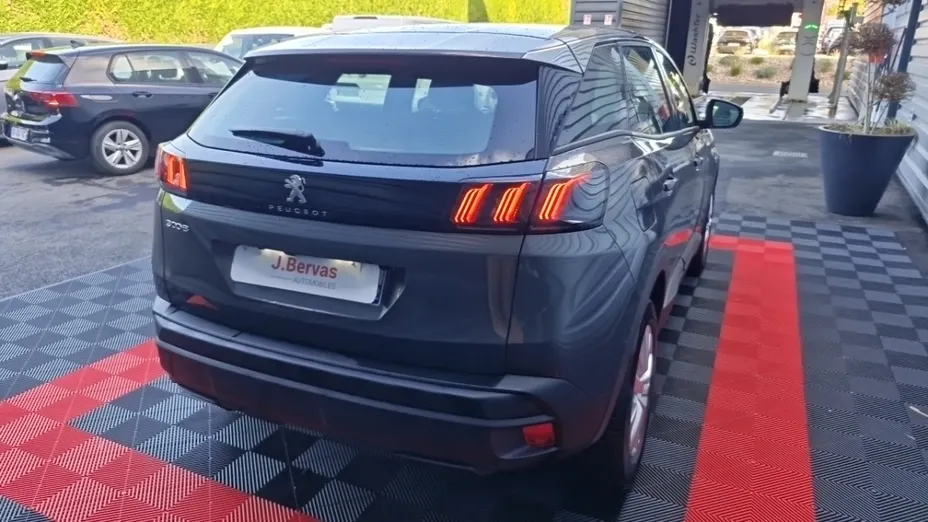 PEUGEOT 3008 -