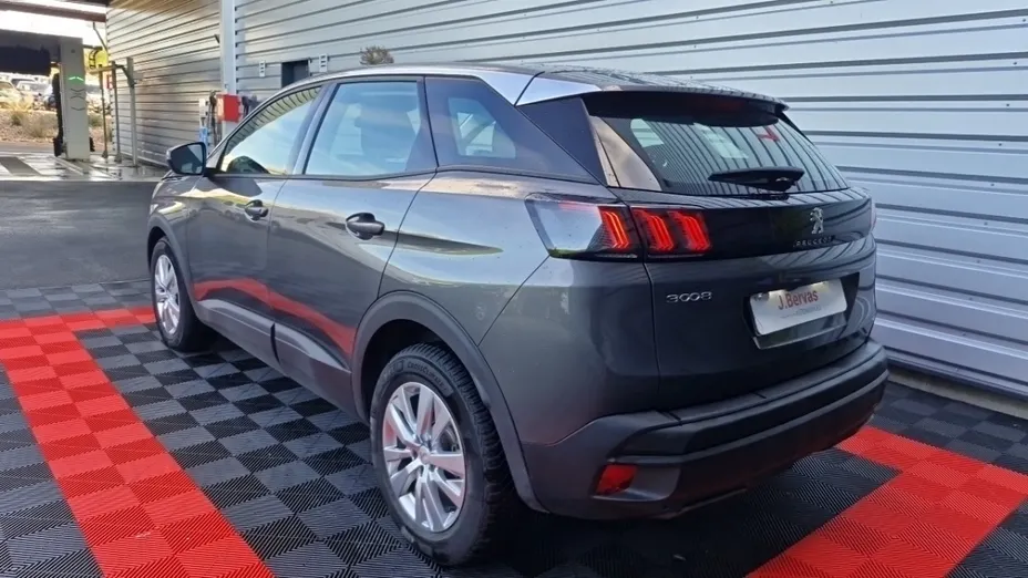 PEUGEOT 3008 -