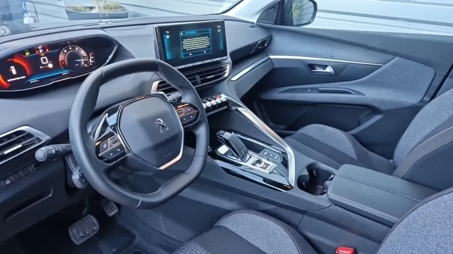 PEUGEOT 3008 -