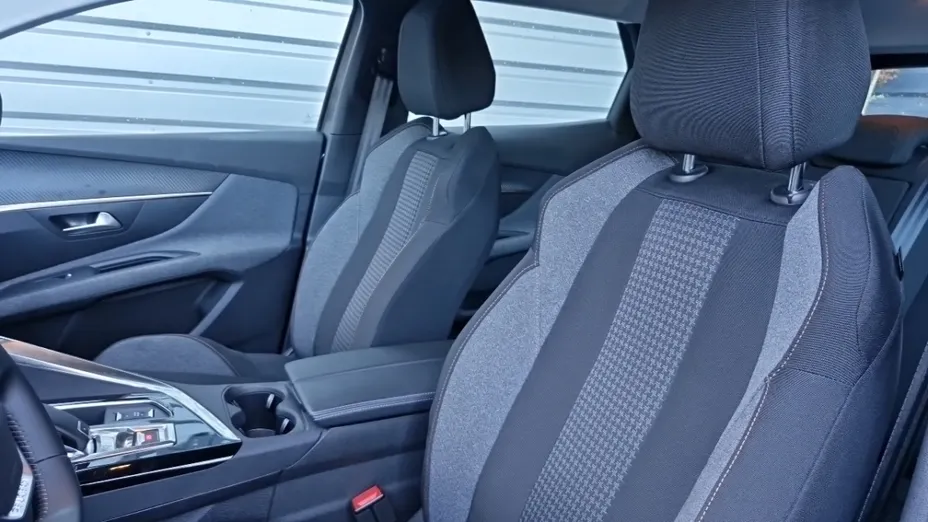 PEUGEOT 3008 -