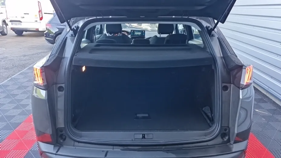 PEUGEOT 3008 -