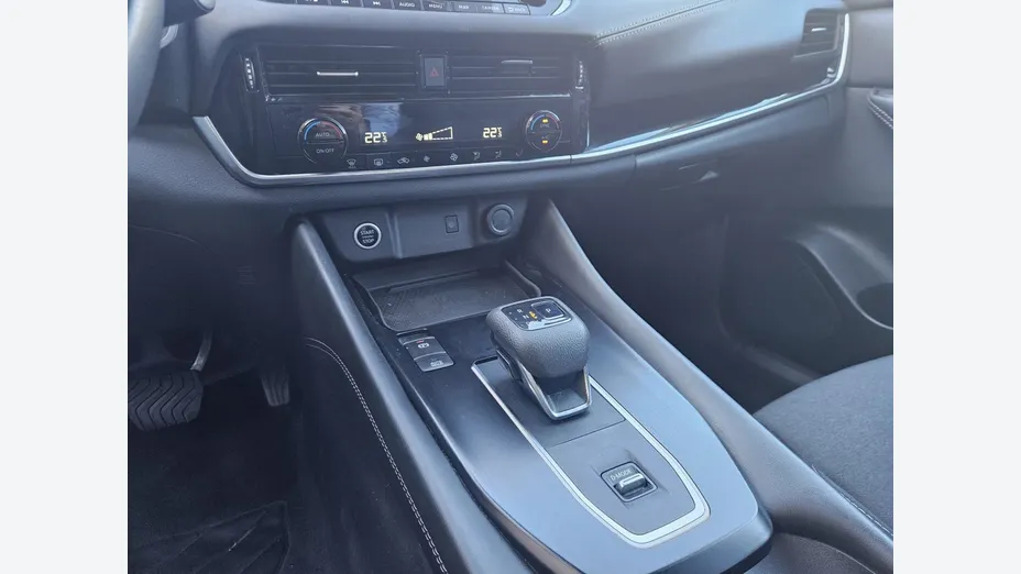 NISSAN Qashqai -