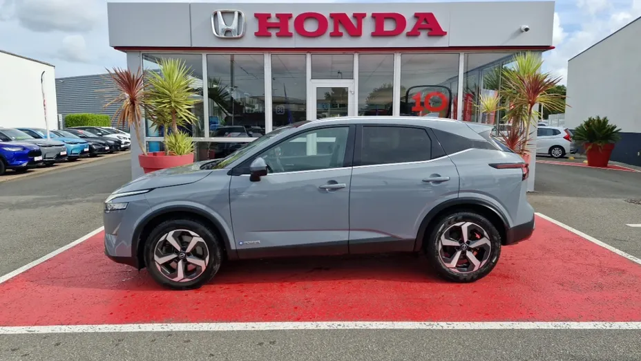 NISSAN Qashqai -