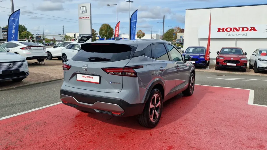 NISSAN Qashqai -