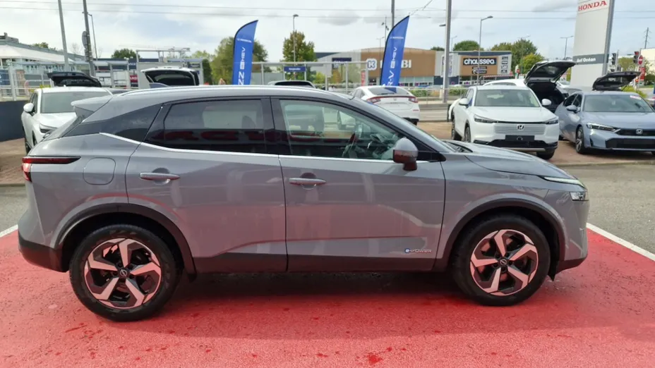 NISSAN Qashqai -