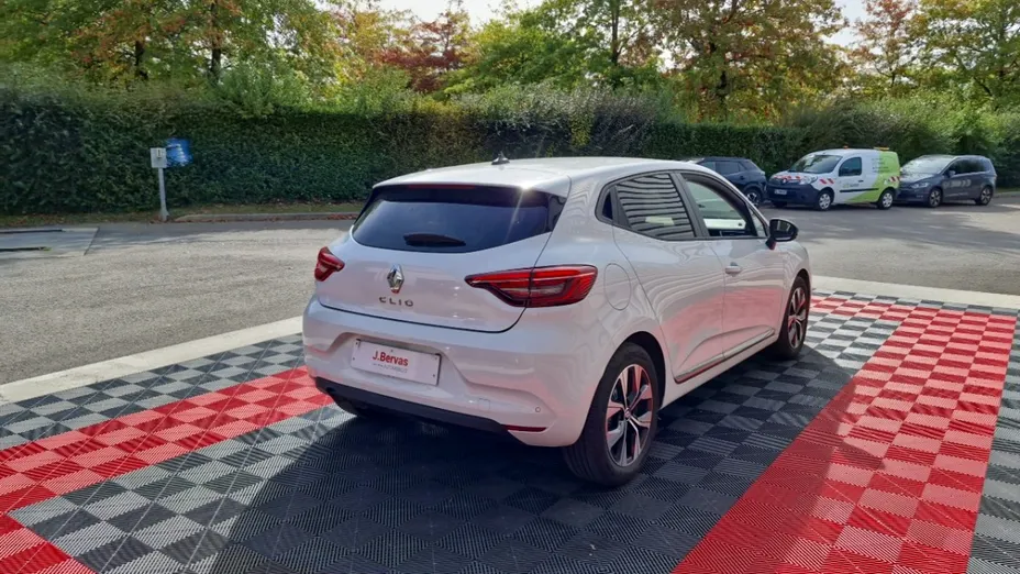 RENAULT Clio -