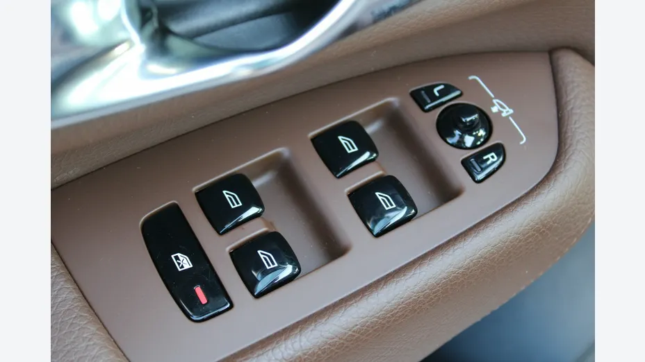 VOLVO XC90 -