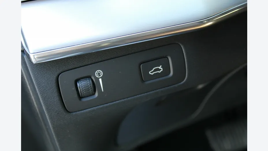 VOLVO XC90 -
